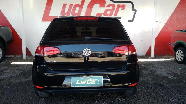 VW - Golf 1.6 Confortline MSI Manual - 2016 - Foto 3
