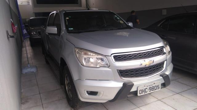S10 muito nova 2013 pra vender logo!!!com kit gás