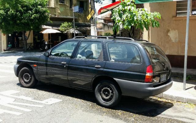 Escort SW 1.6 2001 Preta - Foto 2