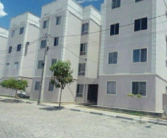 Apartamento, R$450, Central Park, 2/4,terceiro andar, Condomínio Incluso!