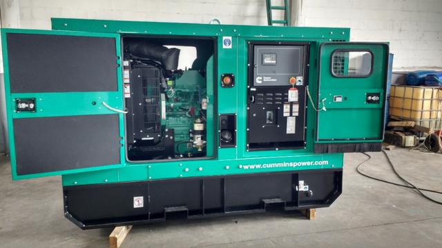 Novo - Gerador à Diesel Trifásico 116 KVA Cummins - C90D6 - 116kva - Foto 3