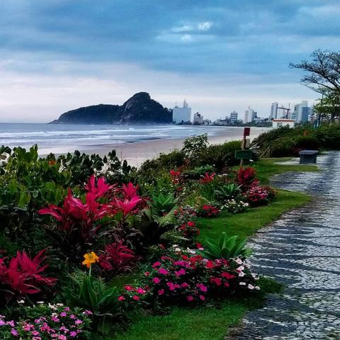 Praia Brava Ar-condicionado Piscina Sala Jogos Caioba DVic´z Casa 15 pessoas