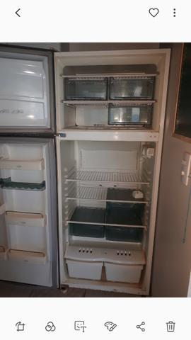 Vendo/Troco geladeira Brastemp frostfree