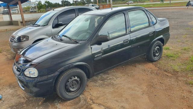 Corsa Classic 2004/2005 1.0 VHC com Direção hidráulica - Foto 3