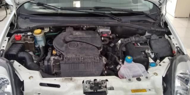 FIAT PUNTO ATTRACTIVE 1.4 8V EVO Branco 2014/2014 - Foto 12