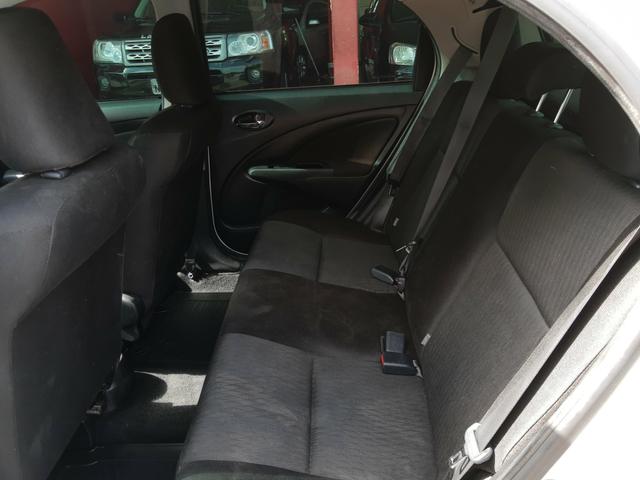 Etios x 1.3 2017 - Foto 7