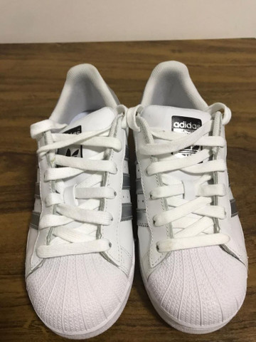 tenis adidas superstar prata