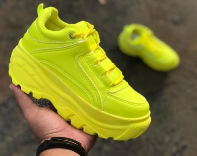 tenis buffalo neon