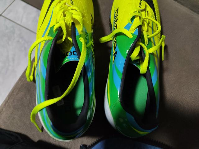 Chuteira diadora