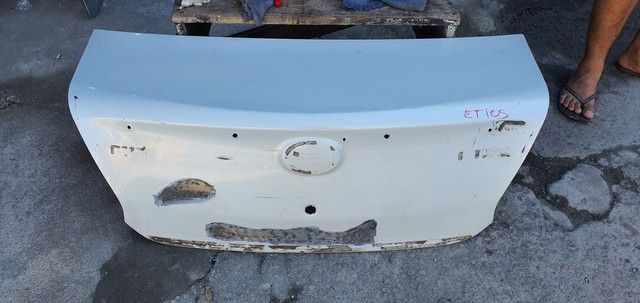 Tampa da mala toyota etios