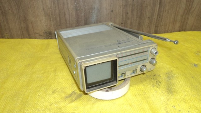 radio carro antigo com tv  funcionando ;fileee/preço cada - Foto 2