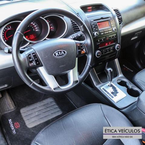 Sorento 2.4 16V 4x2 Aut. - Foto 9