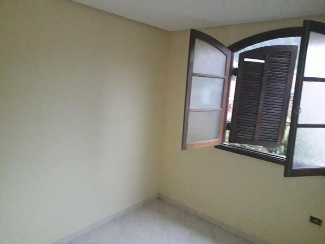 Alugo 2 cômodos para casal ou solteiro - Foto 4