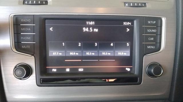 VW - Golf 1.6 Confortline MSI Manual - 2016 - Foto 14