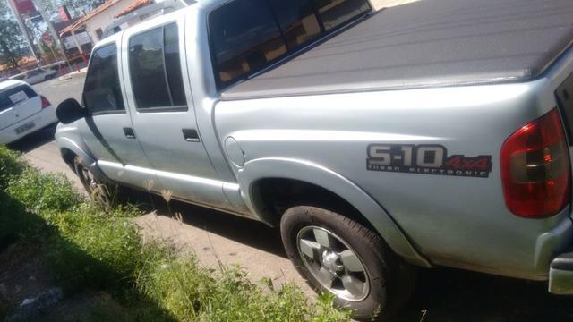 S-10 2011 excutive 4x4 diesel so vendo nao troco - Foto 6