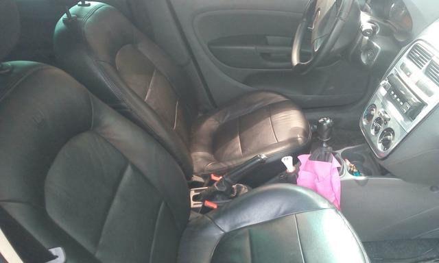 Fiat Punto 2010 - Foto 12