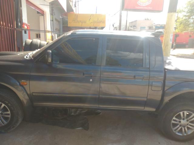 Vende-se l200 com tudo pago, abaixo da tabela fip, em boas condições, só pegar e andar! - Foto 9