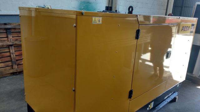 Novo - Gerador à Diesel Trifásico 125 KVA - GEP125-1 GEP 125-1 - 125kva - Foto 2