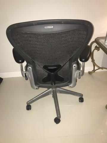 Cadeira diretor HermaMiller Aeron - Foto 4