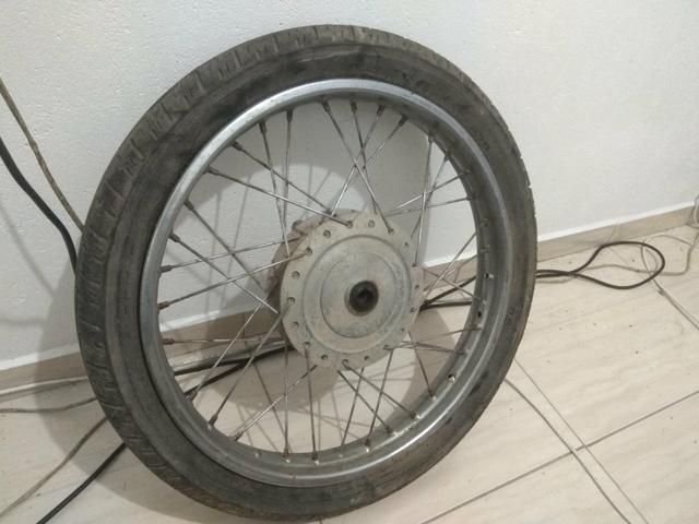 Roda dianteira com pneu cg 125 ano 2005 - Foto 4