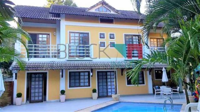Casa de condomínio para alugar com 5 dormitórios cod:RCCN50101