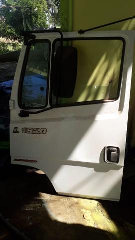 Portas MB 1620 forro de porta