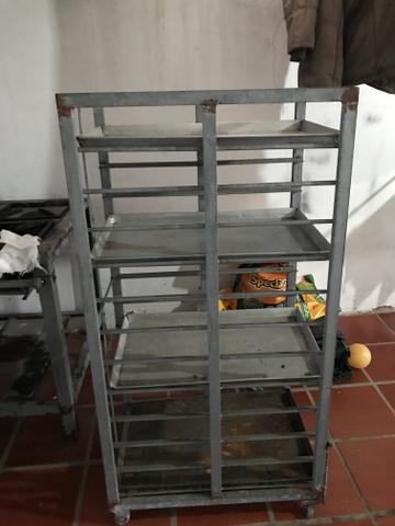 Prateleira de padaria
