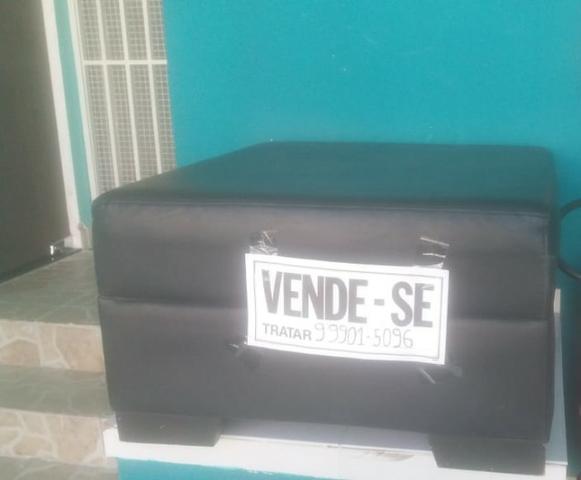 Pufe Estofado preto