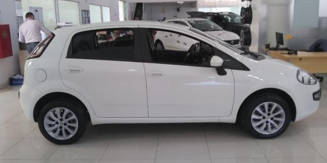 FIAT PUNTO ATTRACTIVE 1.4 8V EVO Branco 2014/2014 - Foto 7