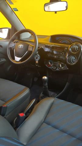 ETIOS 2014/2015 1.5 XS SEDAN 16V FLEX 4P MANUAL - Foto 5