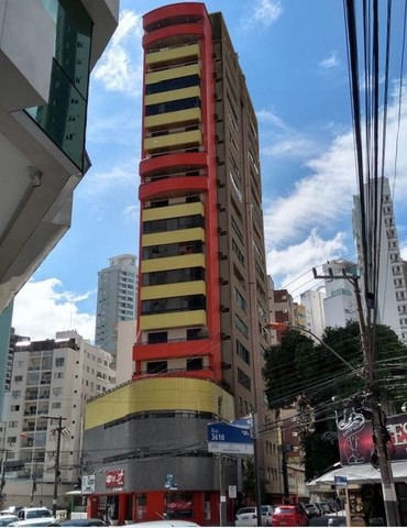 Apartamento vista mar com 3 dormitórios e 2 garagens no centro de Balneário Camboriú - Foto 20