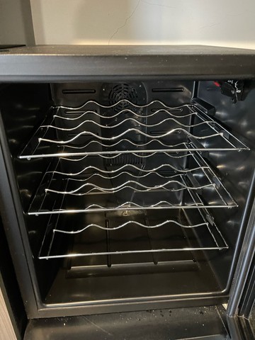 Adega de vinho climatizada com defeito - Foto 2