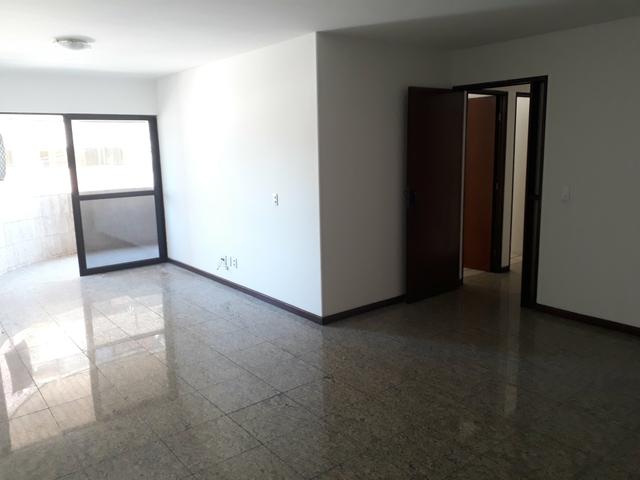 Exc.apto a 50m.do mar, 4qts s/2 suítes, 2 vagas, apenas 3.600,00 - Foto 2