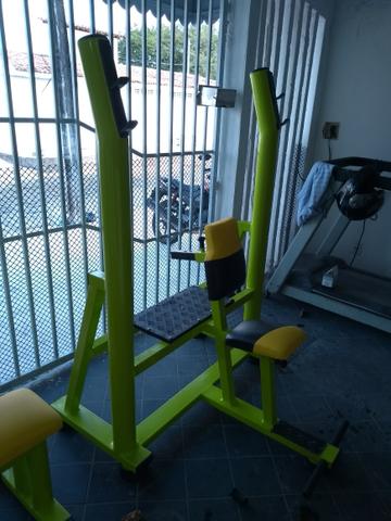 Fábrica de máquinas pra musculação