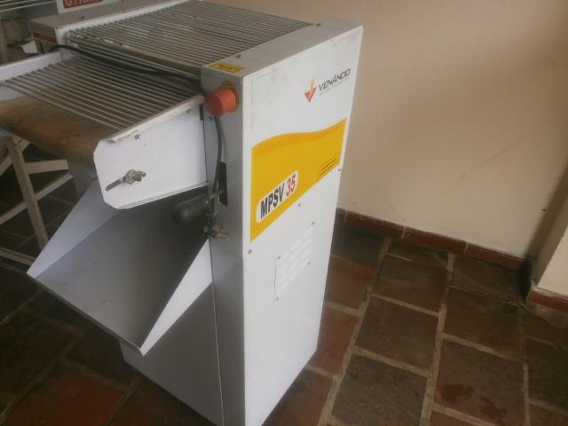 Modeladora de pão industrial - marca venancio - com sistema nr12 de segurança - Foto 5