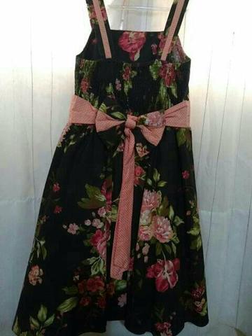Vestido de tecido veste 6anos ótimo estado - Foto 2