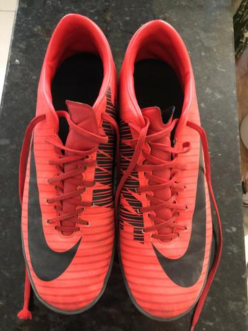 Chuteira Society Nike Mercurial Victory Vermelho e Preto - Foto 3