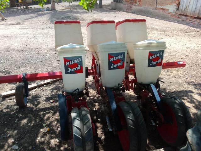 Vende-se madal raspadeira baldan uma plantadeira jumil 3 linhas e uma siladeira - Foto 4