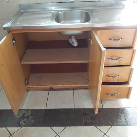 Armario de madeira com cuba de inox tramontina 120x52x70. somente a cuba custa 150R$ - Foto 2