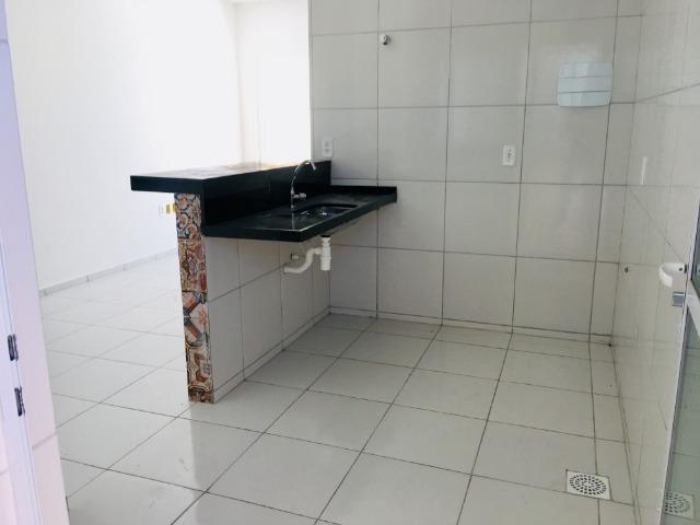 Linda casa com documentação gratis : 2 quartos , 2 banheiros , 2 vagas de garagem - Foto 6