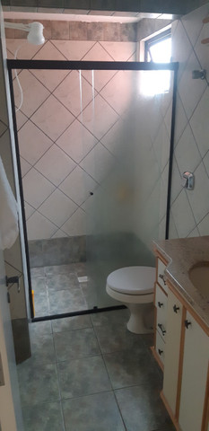 Apartamento vista mar com 3 dormitórios e 2 garagens no centro de Balneário Camboriú - Foto 9