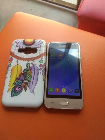 Vendo j1 top celular 2016 com carregador