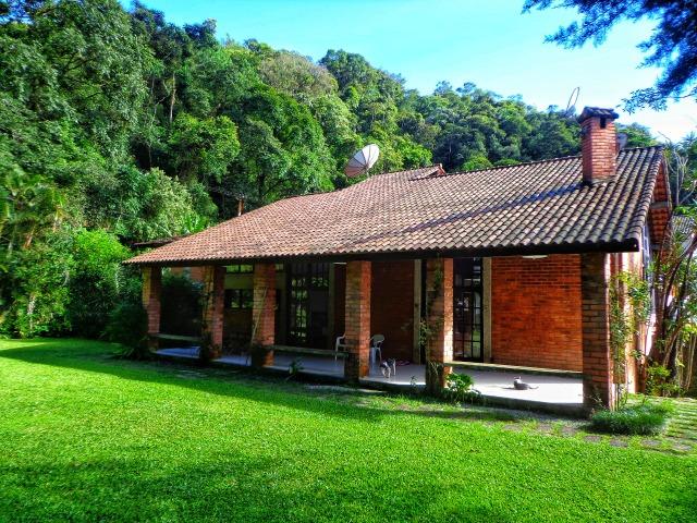 Excelente Casa c/4 Quartos no Quitandinha