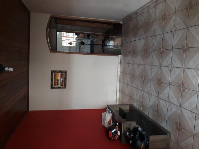 Suíte para solteiro(a) em casa ampla na zona sul, incluso água (dividir aluguel) - Foto 3