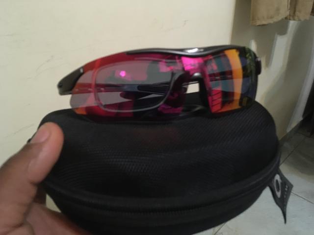 Óculos oakley para prática de esportes