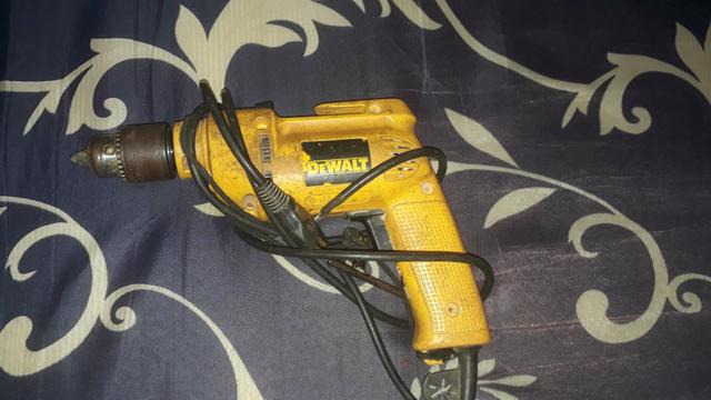 Furadeira dewalt ótimo estado de conservação - Foto 2