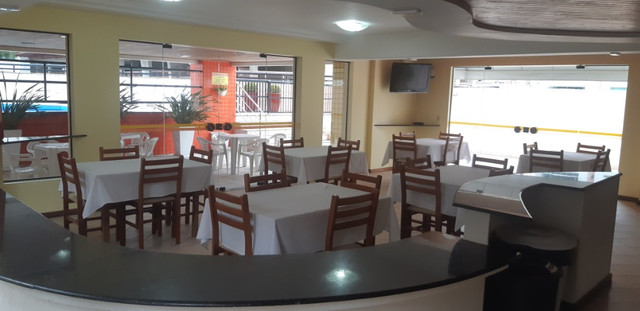 Apartamento vista mar com 3 dormitórios e 2 garagens no centro de Balneário Camboriú - Foto 8