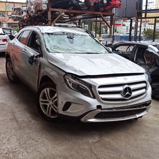 Mercedes Gla 200 1.6 Parachoque Porta Motor Airbag Capo Farol Retrovisor Sucata - Foto 2
