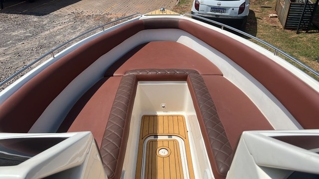 Lancha Real 240 + Motor de popa Mercury 150 hp  + Carreta rodoviária  - Foto 7