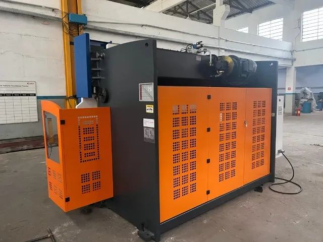 Dobradeira Hidraulica Calvi 40/2000 - Foto 2